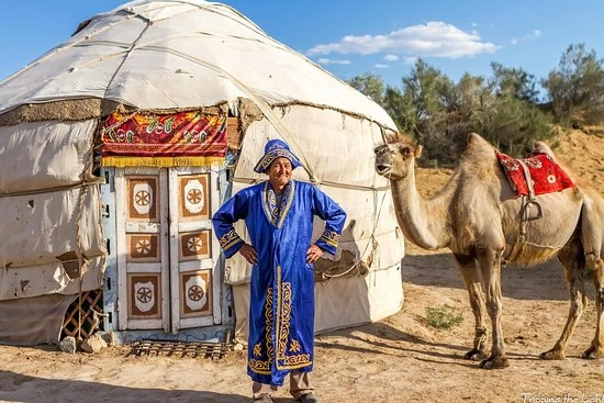 Campo di yurte in Uzbekistan